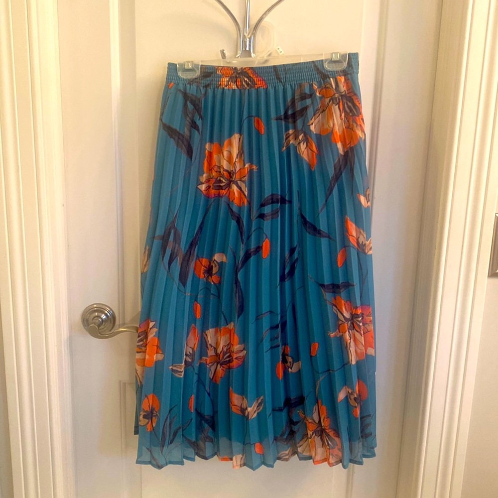 Teal floral midi skirt- sz S- never worn